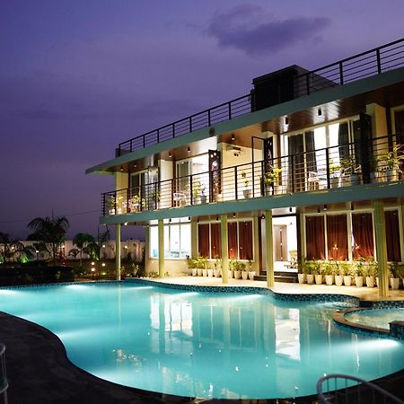 Fun O Farm Luxury Farm Villa อินดอร์ ภายนอก รูปภาพ
