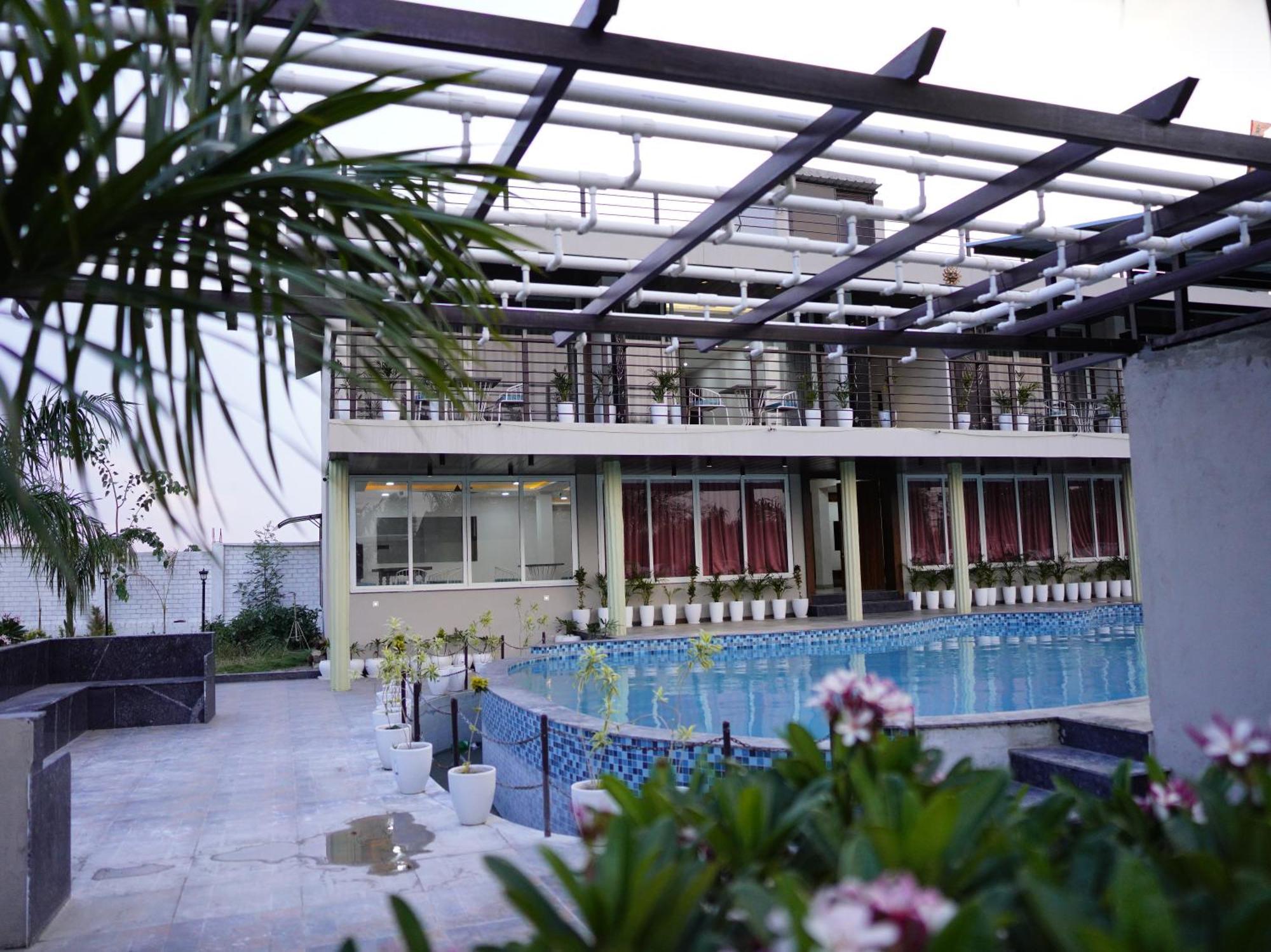 Fun O Farm Luxury Farm Villa อินดอร์ ภายนอก รูปภาพ