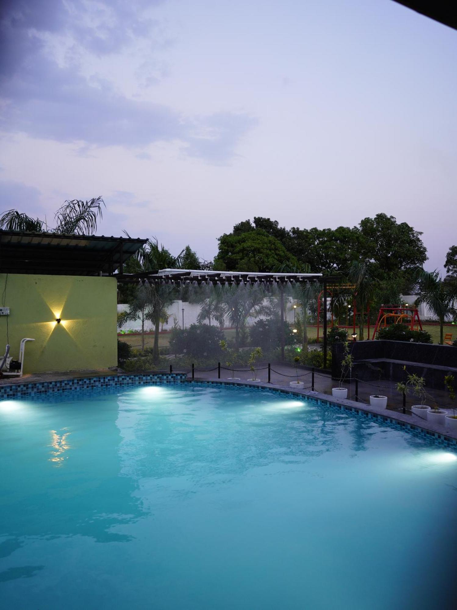 Fun O Farm Luxury Farm Villa อินดอร์ ภายนอก รูปภาพ